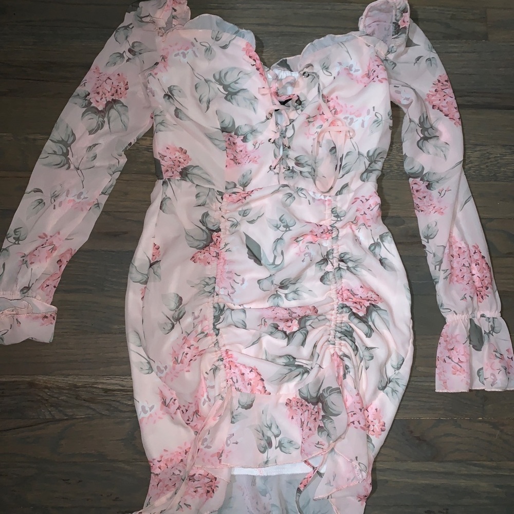 SOLD ON DEPOP 2/5 | ❤️‍🔥Floral Dress - Picture 2 of 6